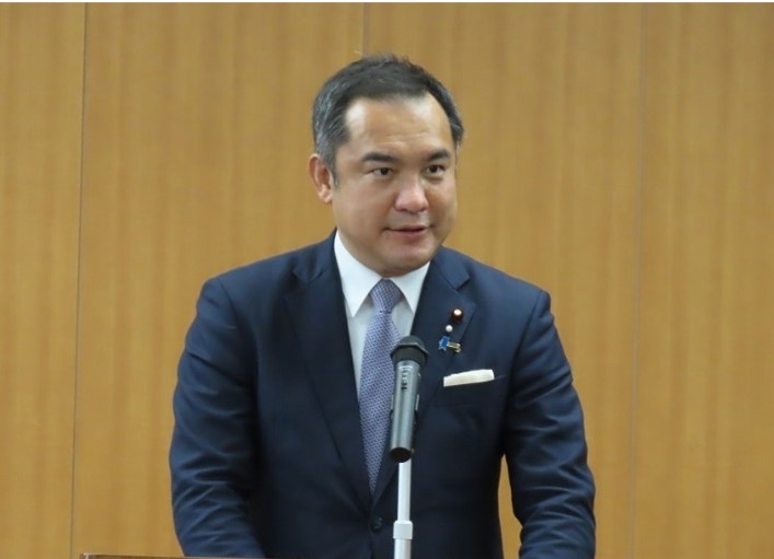 写真:鈴木政務官