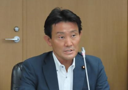 挨拶をする井林内閣府副大臣