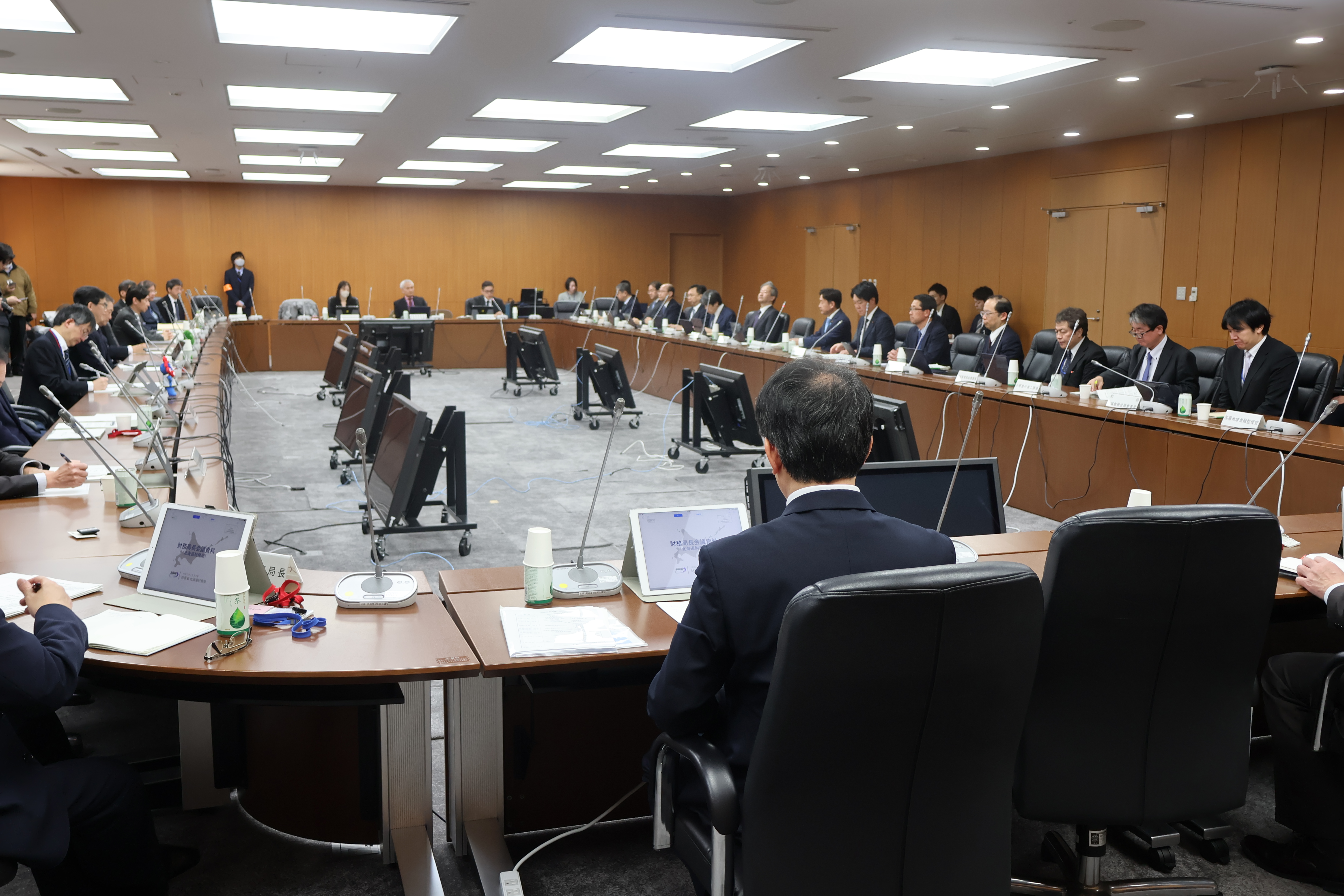 財務局長会議の模様
