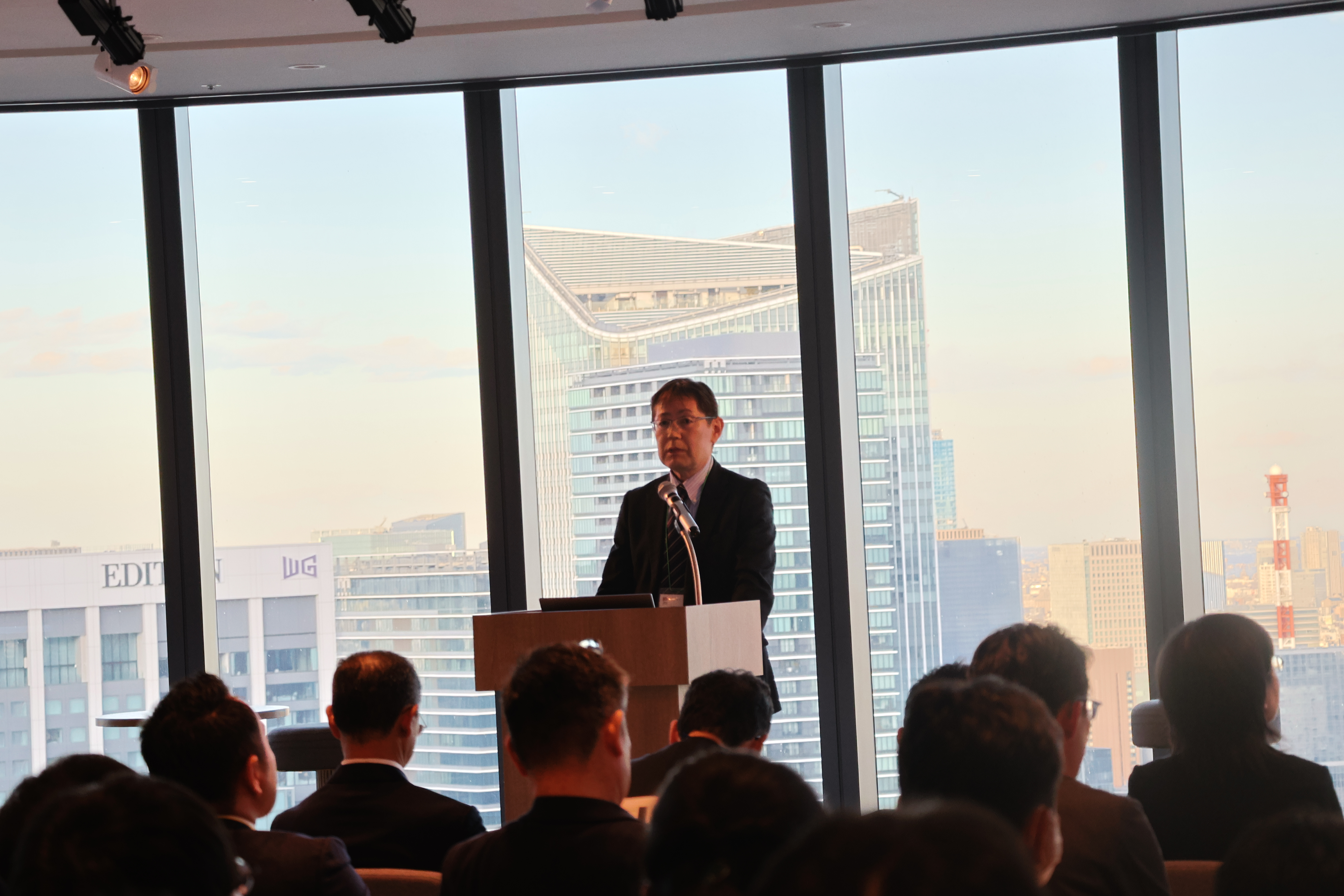 塩野上場審査部長講演の模様