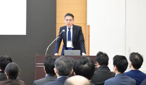 デジタルバンキング展における柳瀬審議官基調講演の様子