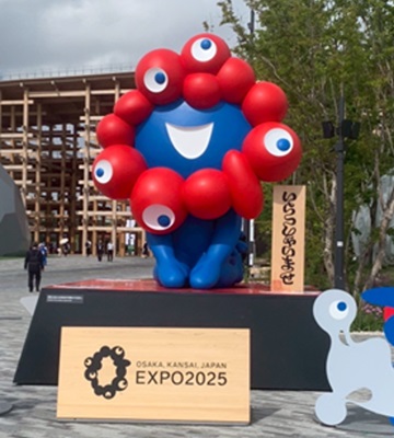 写真：ミャクミャク